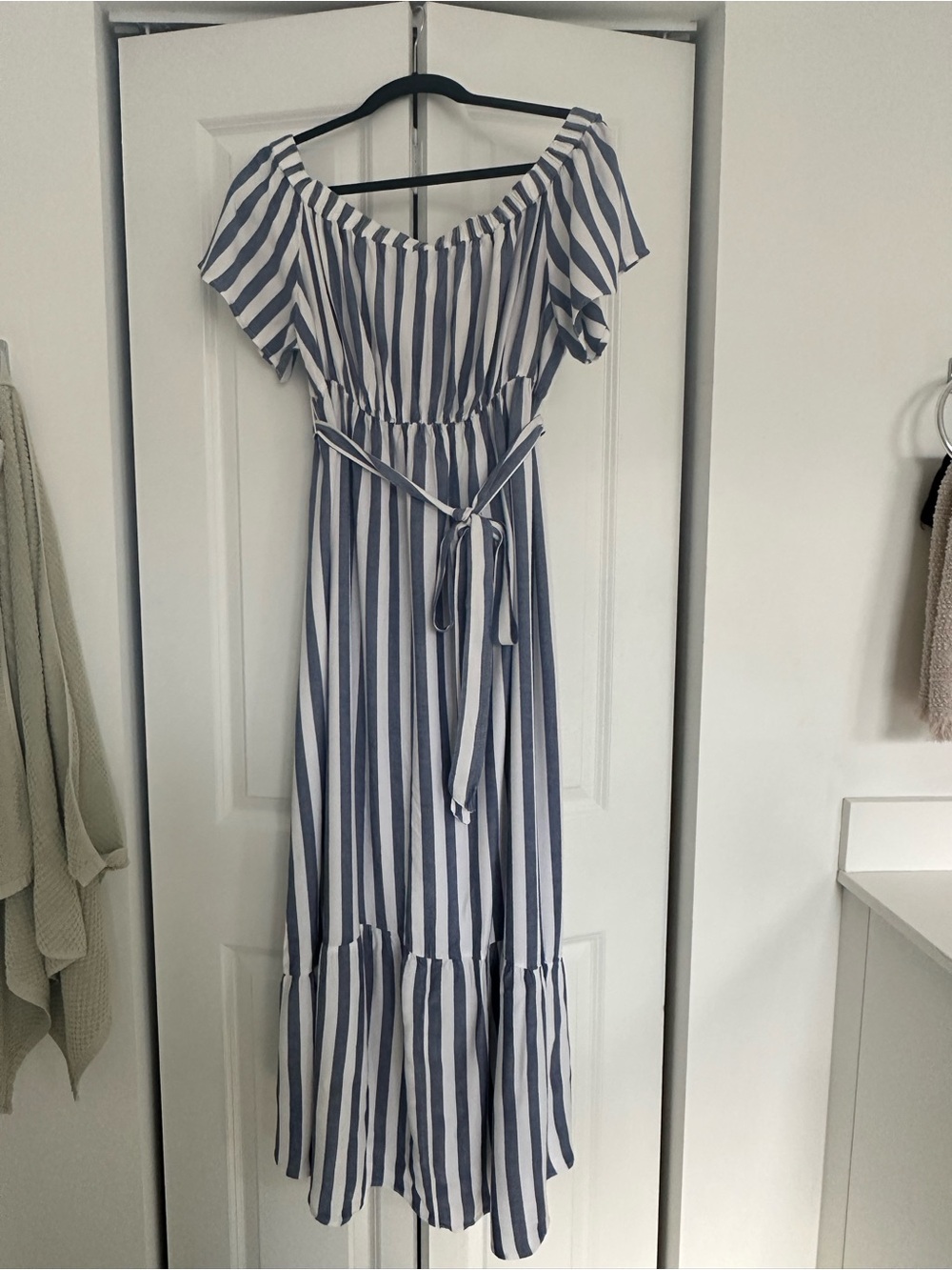 Off-Shoulder Blue and White Striped Maxi Dress with Waist Tie